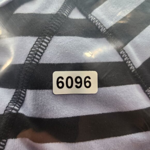 Womens Lululemon Athletic Tank Top Black & Blue Striped Cross-Back Straps Size 4 - Picture 11 of 11